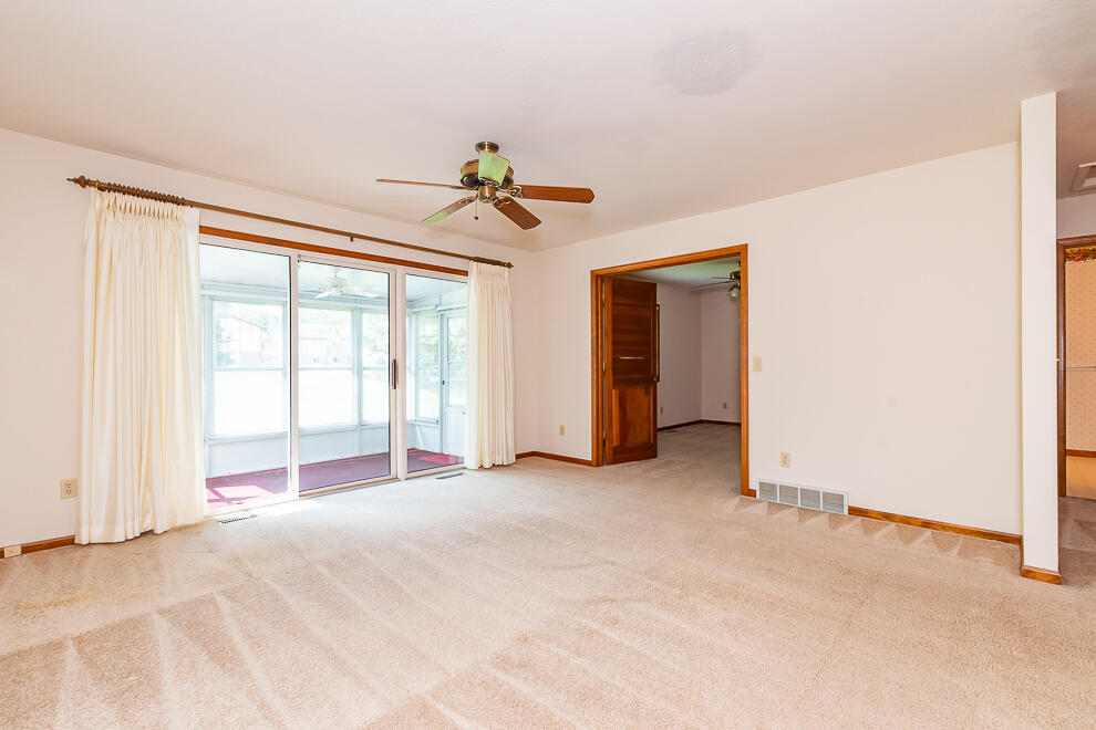 5286 Green Meadow Road Kalamazoo, MI 49009 - Photo 7 of 33 RN5_2265
