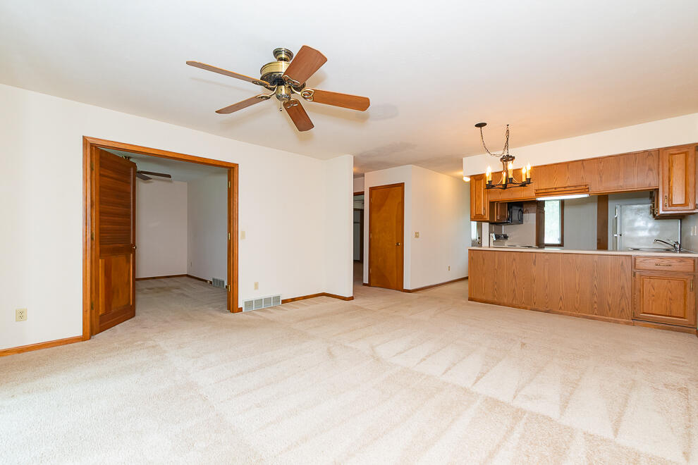 5286 Green Meadow Road Kalamazoo, MI 49009 - Photo 9 of 33 RN5_2268