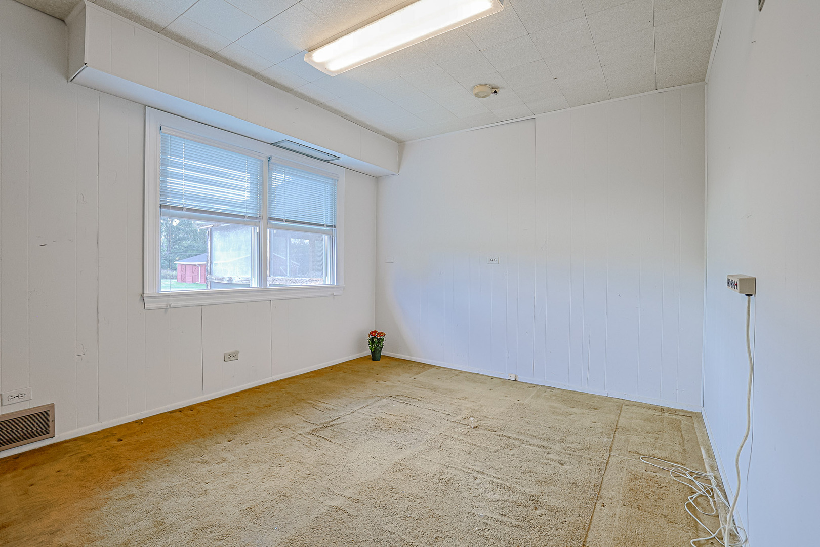 921 Guerin Road Libertyville, IL 60048 - Photo 19 of 43 a view of an empty room with a window