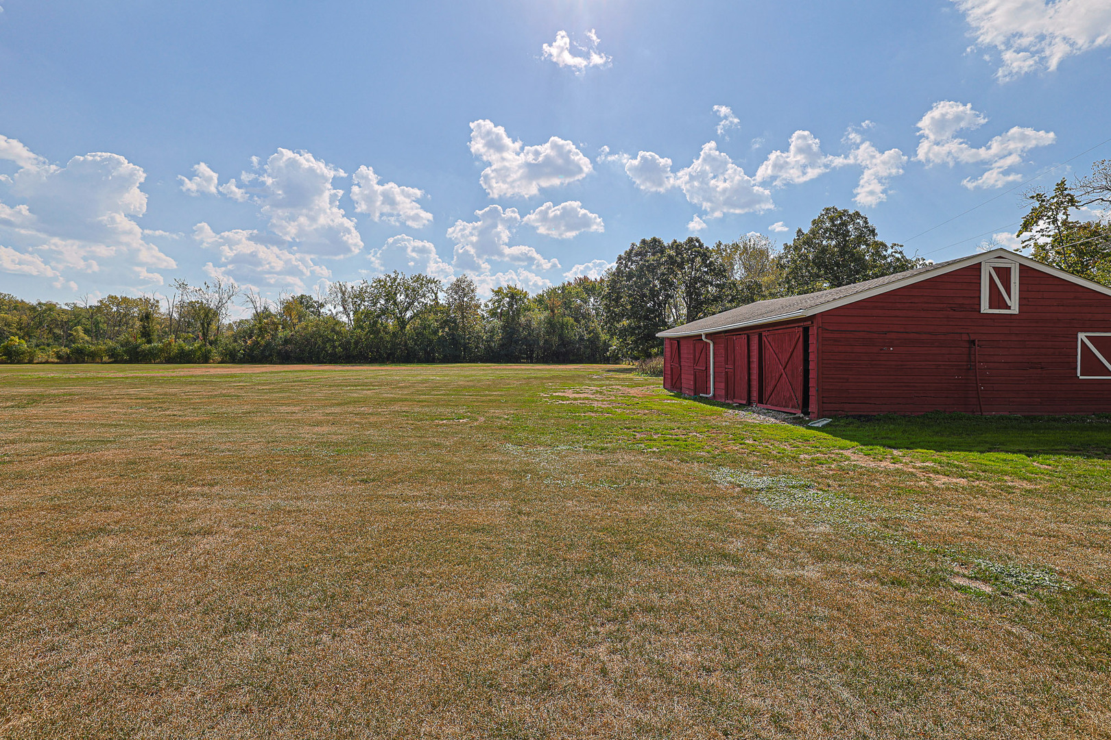 921 Guerin Road Libertyville, IL 60048 - Photo 25 of 43 a view of a yard in front of a house