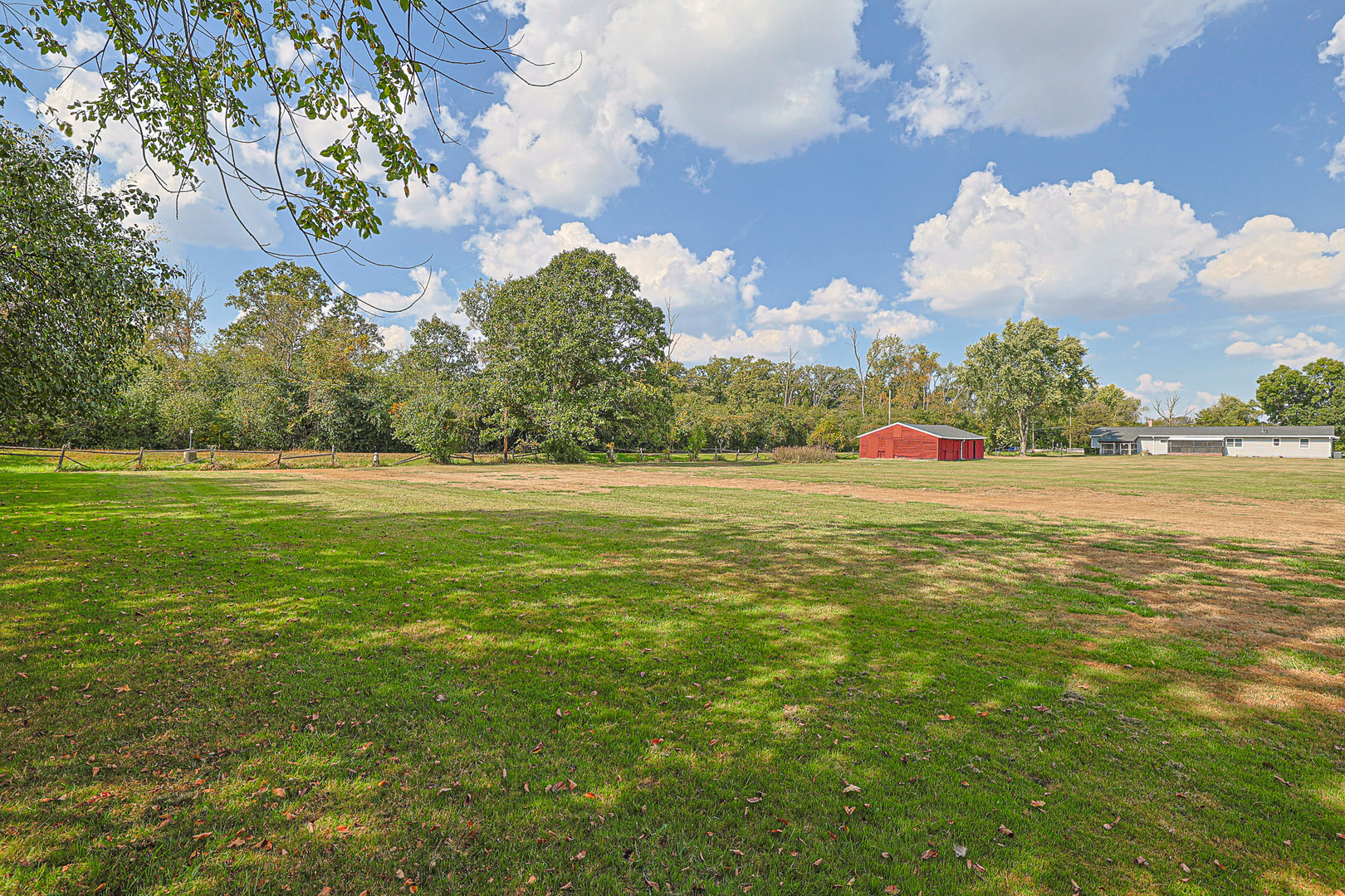 921 Guerin Road Libertyville, IL 60048 - Photo 27 of 43 a view of a field with an ocean