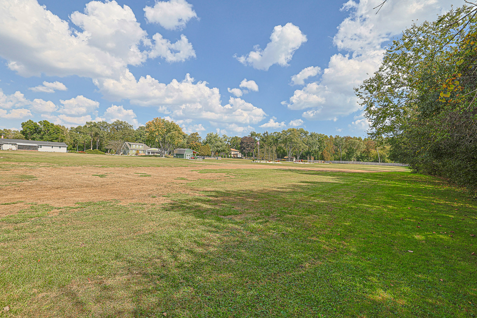 921 Guerin Road Libertyville, IL 60048 - Photo 30 of 43 a view of a lake with houses in the background