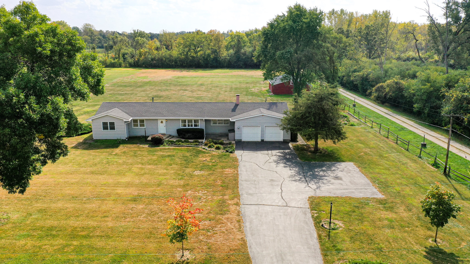 921 Guerin Road Libertyville, IL 60048 - Photo 31 of 43 a view of house with swimming pool and a yard