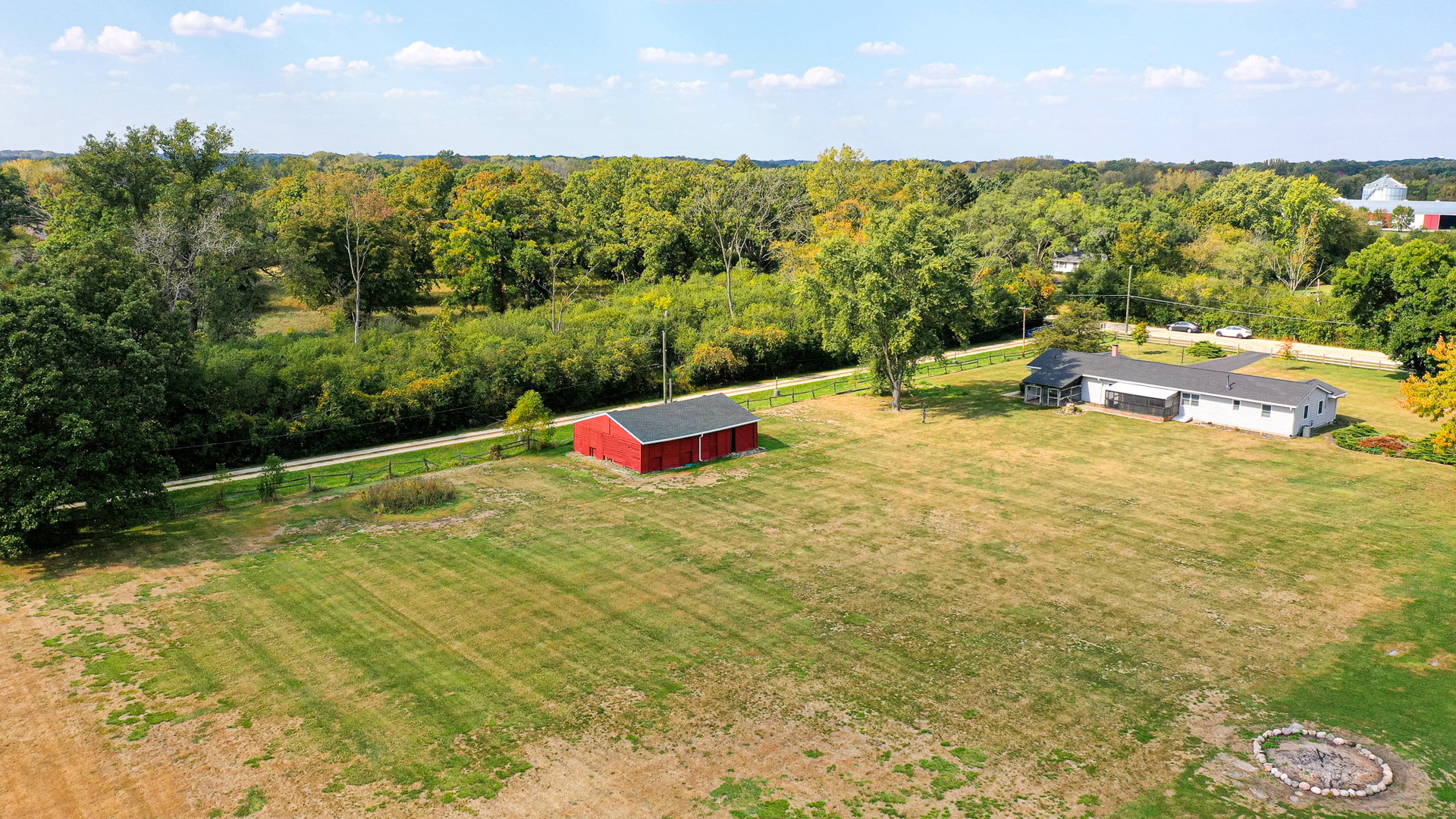 921 Guerin Road Libertyville, IL 60048 - Photo 41 of 43 a view of a yard with an outdoor space
