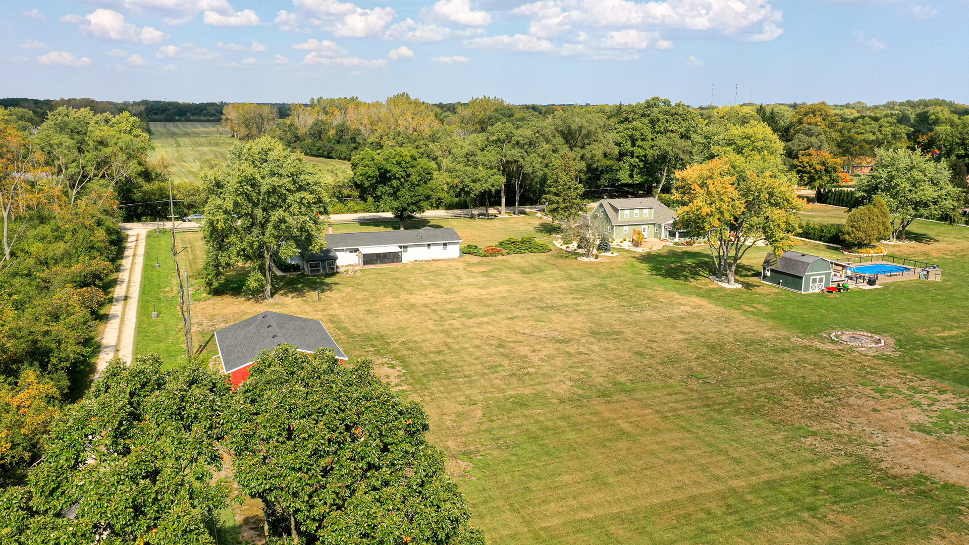 921 Guerin Road Libertyville, IL 60048 - Photo 42 of 43 a view of a yard with an outdoor space