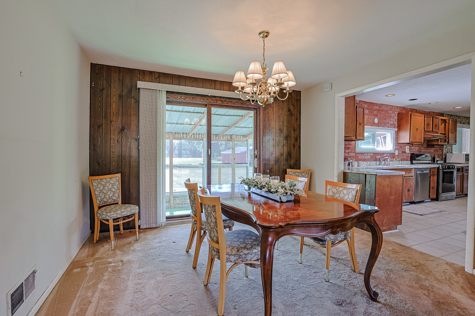 921 Guerin Road Libertyville, IL 60048 - Photo 6 of 43 a view of a dining room with furniture window and outside view
