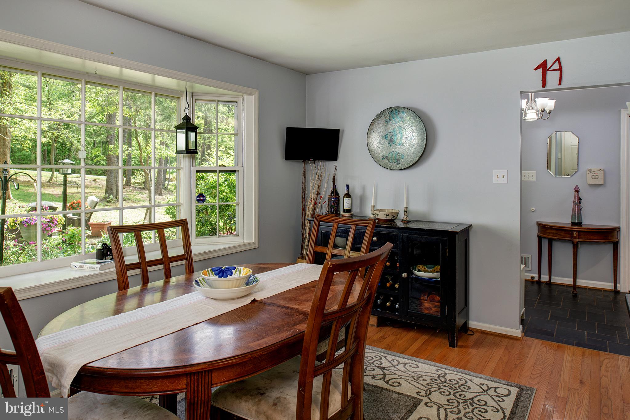 39225 Foxhill Road Leesburg, VA 20175 - Photo 22 of 39 Breakfast room w/bay window
