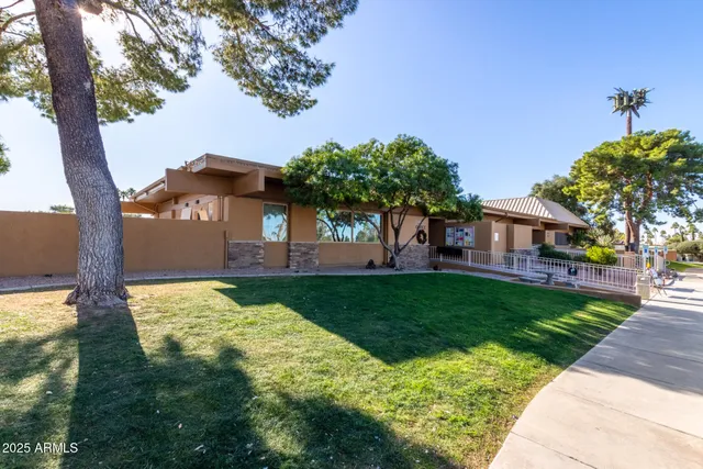 a view of a tennis court