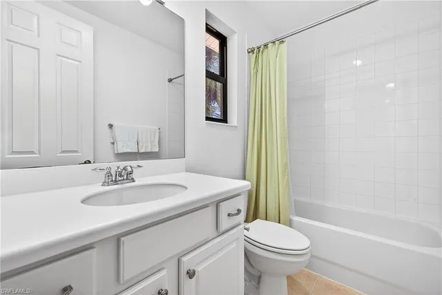 $575,000 | 1248 Manado Drive, Naples, FL 34113