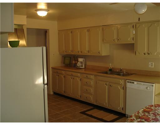 709 Bittersweet Road Monroeville, PA 15146 - Photo 2 of 11 Kitchen.