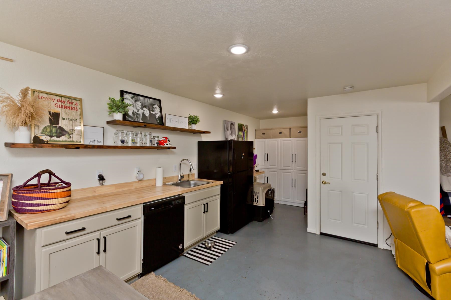 528 Park Ridge Court Grand Junction, CO 81507 - Photo 29 of 42 a kitchen with stainless steel appliances a refrigerator sink and cabinets