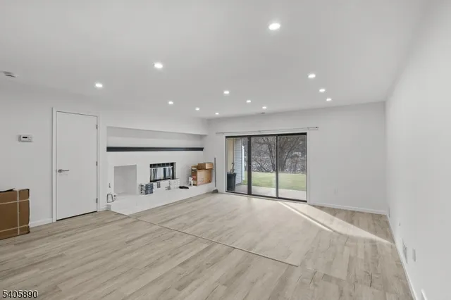 $3,400 | 243 Penns Way, Bernards, NJ 07920