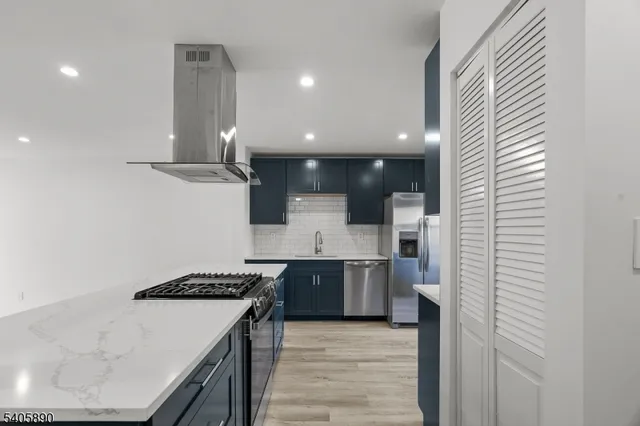 $3,400 | 243 Penns Way, Bernards, NJ 07920