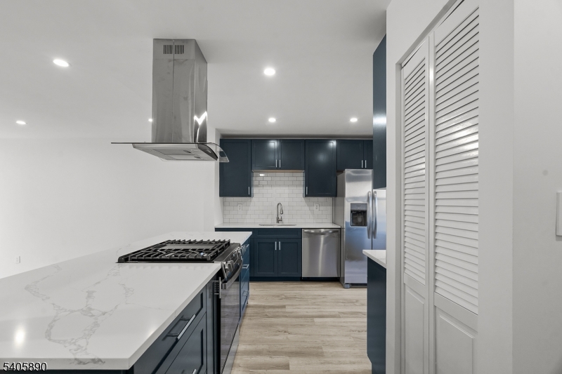 243 Penns Way Bernards, NJ 07920 - Photo 2 of 27