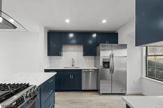 $3,400 | 243 Penns Way, Bernards, NJ 07920