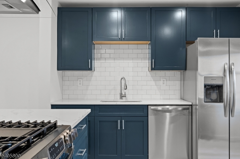 243 Penns Way Bernards, NJ 07920 - Photo 5 of 27