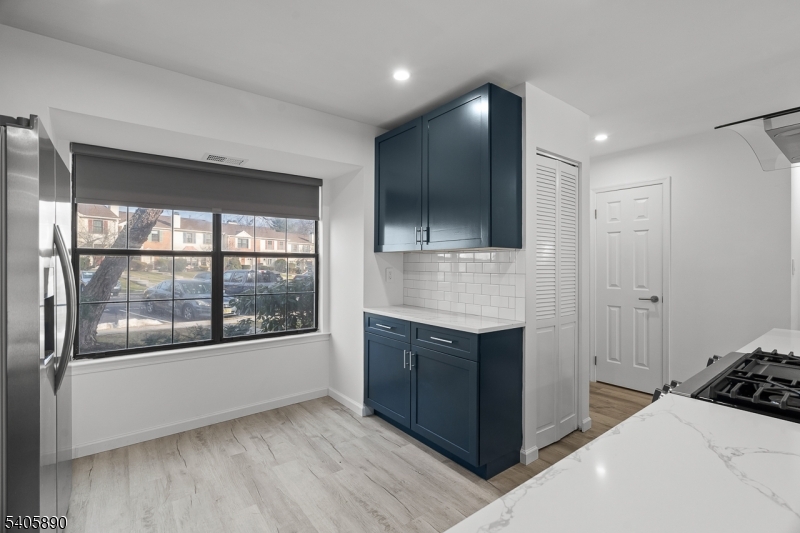 243 Penns Way Bernards, NJ 07920 - Photo 8 of 27