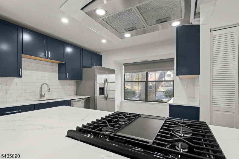 243 Penns Way Bernards, NJ 07920 - Photo 10 of 27