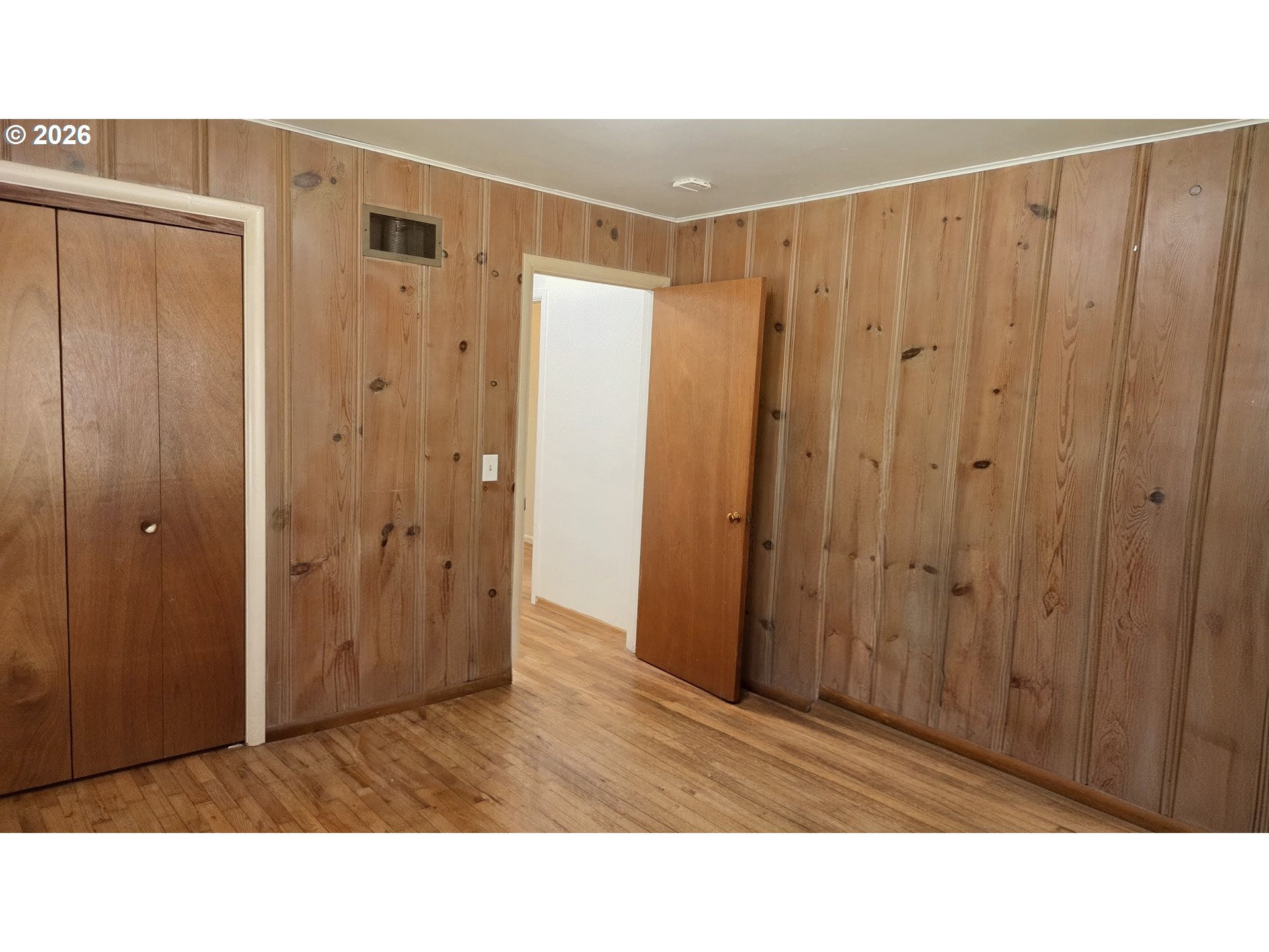 28213 Hunter Creek Heights Road Gold Beach, OR 97444 - Photo 16 of 33 Bedroom