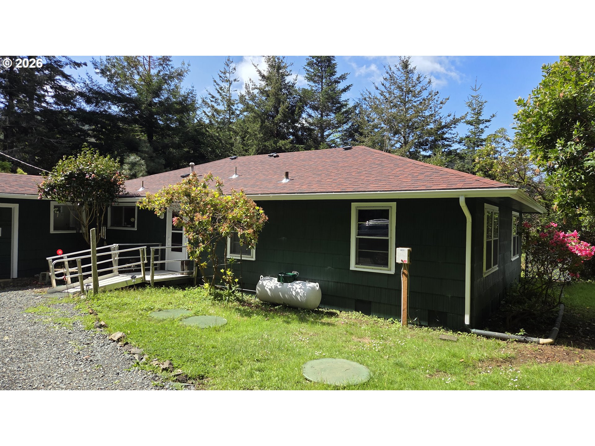 28213 Hunter Creek Heights Road Gold Beach, OR 97444 - Photo 2 of 33