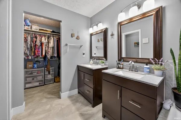 $625,000 | 342 The Woods, Bedford, IN 47421