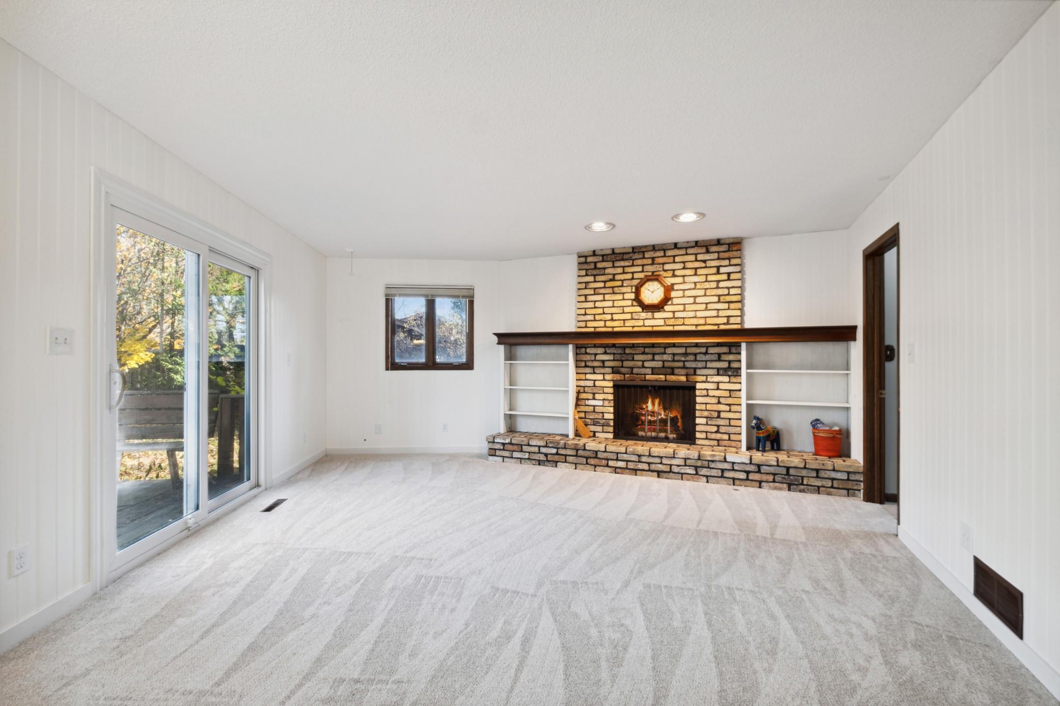 725 County Rd B East Maplewood, MN 55117 - Photo 6 of 10 Gallery Image 6