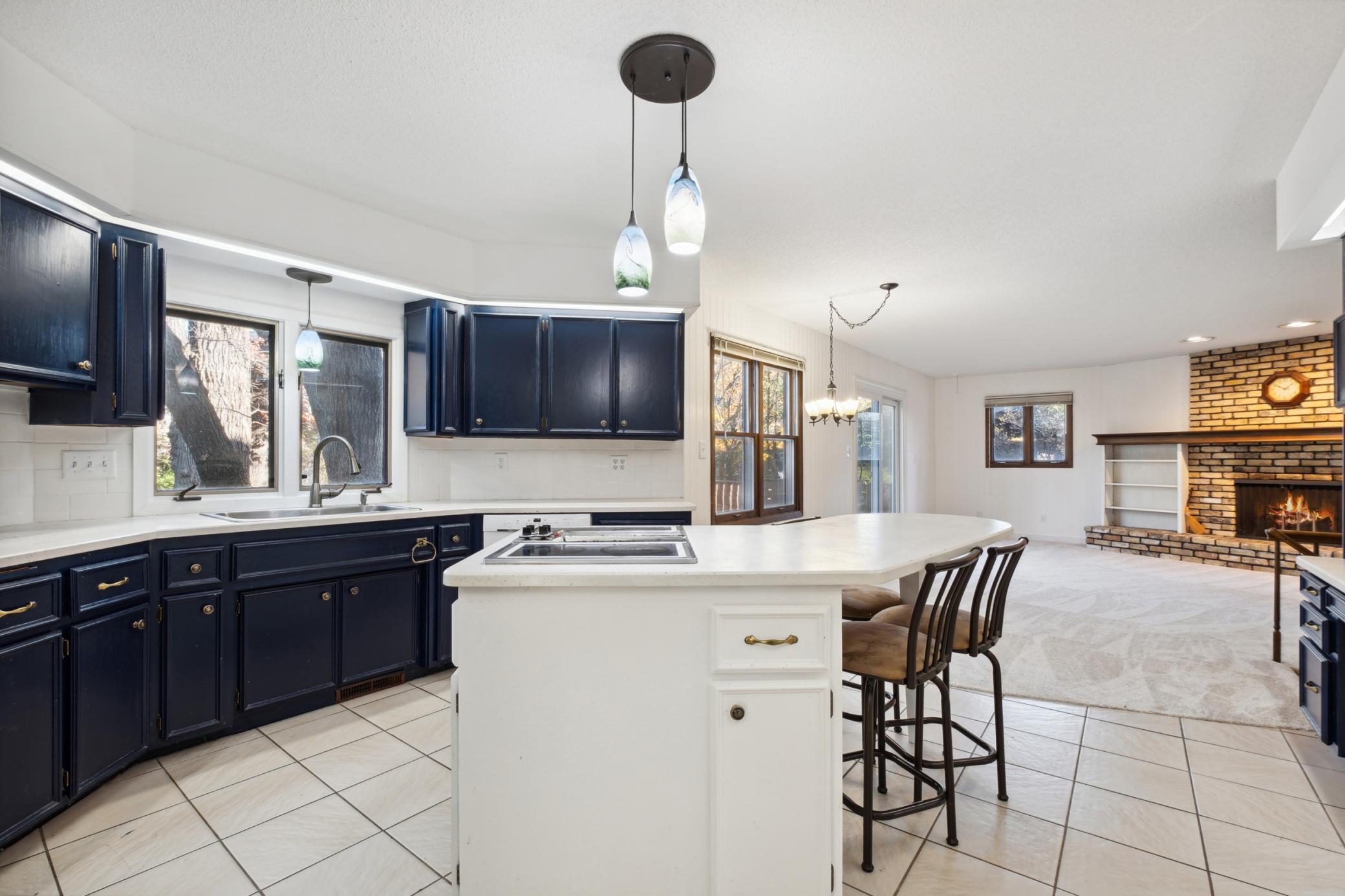 725 County Rd B East Maplewood, MN 55117 - Photo 7 of 10 Gallery Image 7