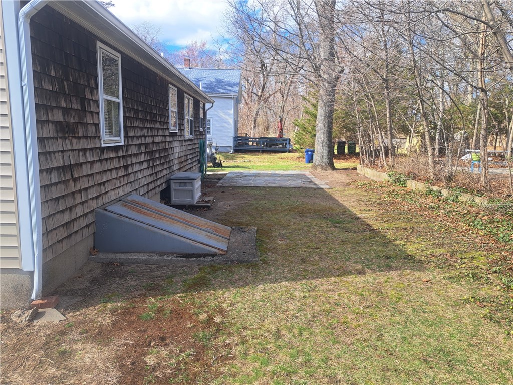 82 Valley Avenue Warwick, RI 02886 - Photo 3 of 20