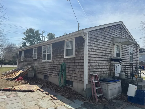 $349,900 | 82 Valley Avenue, Warwick, RI 02886