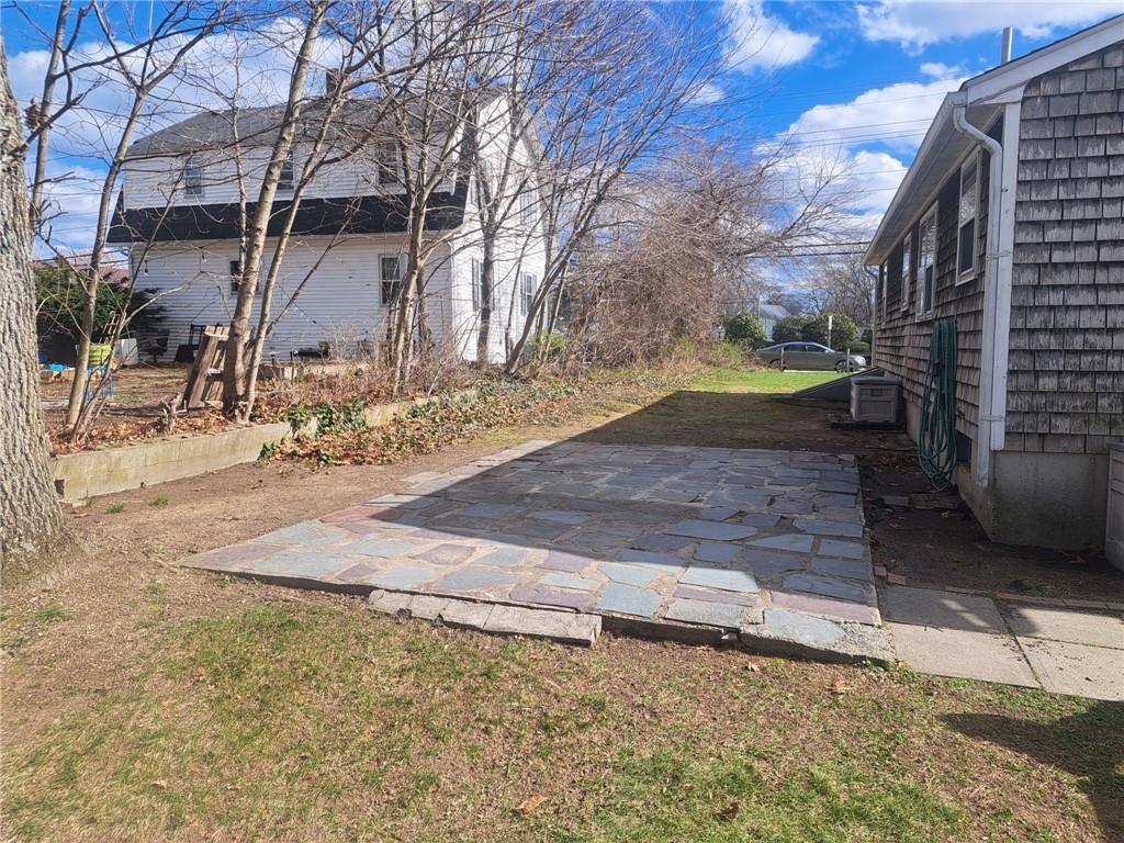 82 Valley Avenue Warwick, RI 02886 - Photo 4 of 20