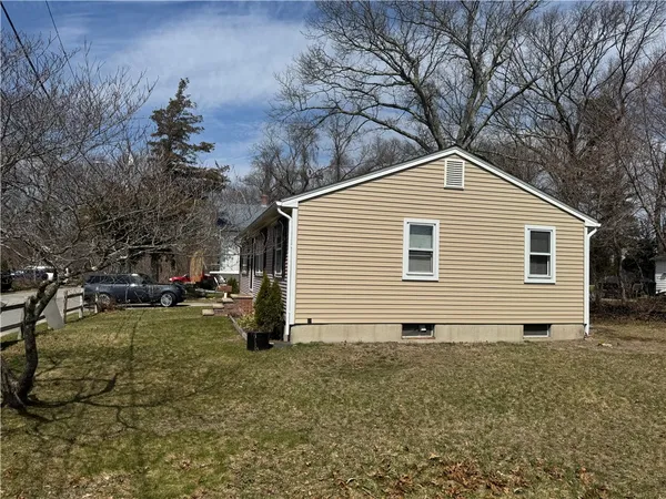 $349,900 | 82 Valley Avenue, Warwick, RI 02886