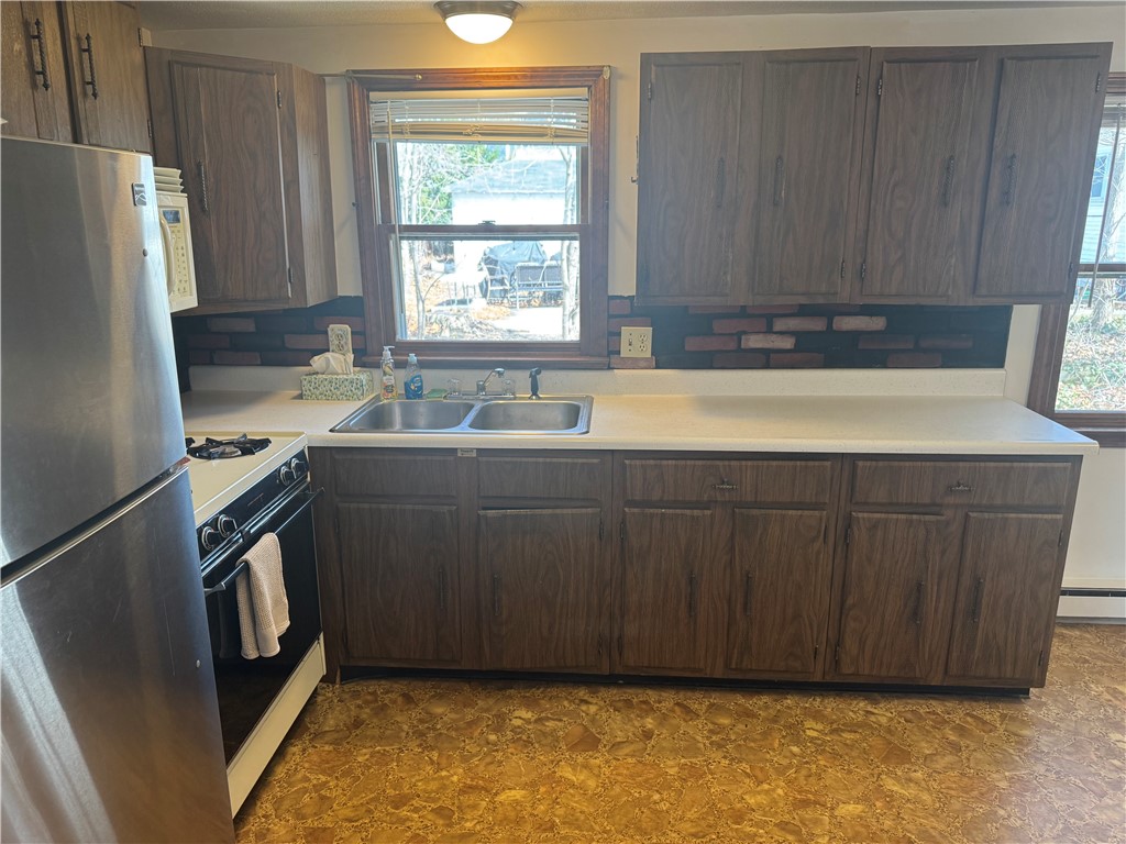 82 Valley Avenue Warwick, RI 02886 - Photo 7 of 20