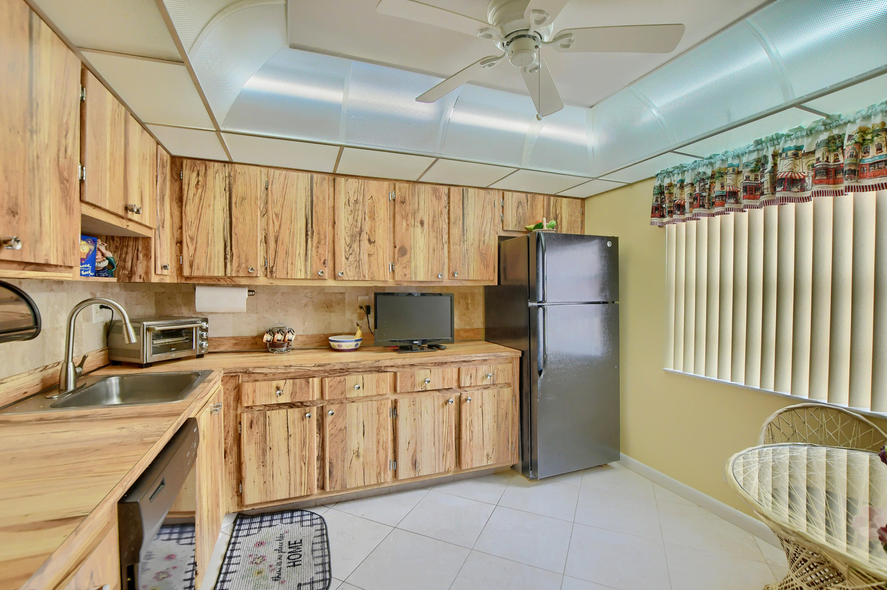 106 Capri B Delray Beach, FL 33484 - Photo 11 of 37 11_ebf_2890-hdr(5)