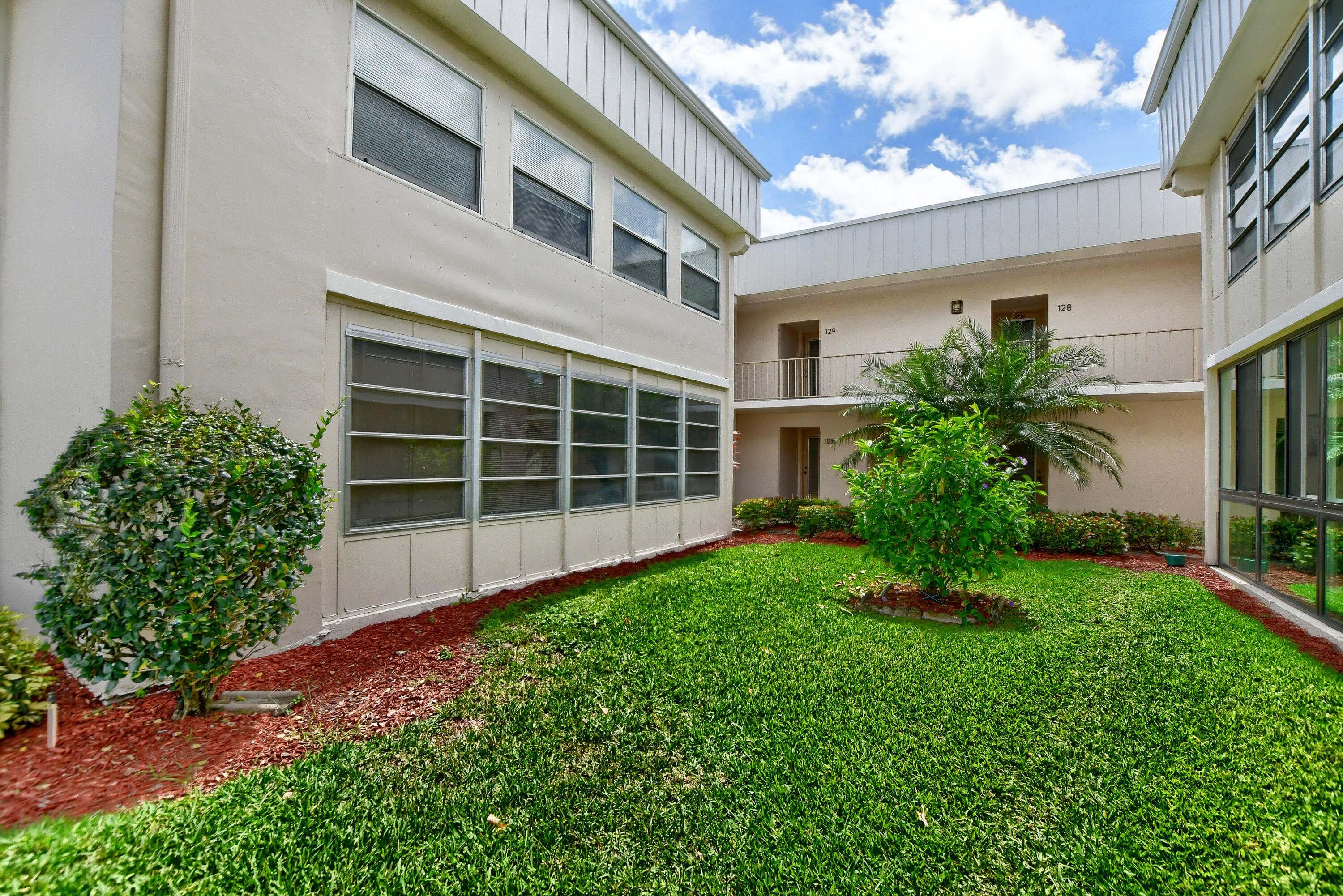 106 Capri B Delray Beach, FL 33484 - Photo 23 of 37 23_ebf_2950-hdr(5)