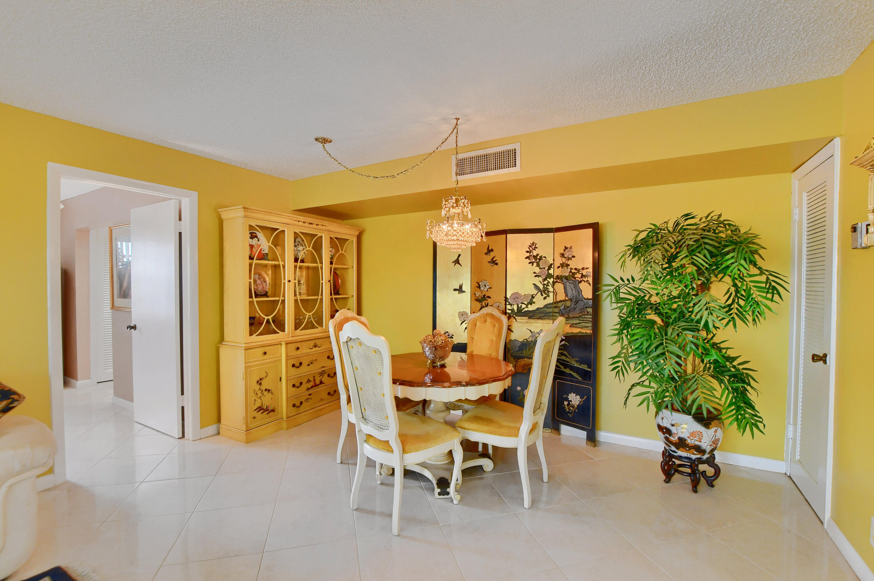 106 Capri B Delray Beach, FL 33484 - Photo 8 of 37 08_ebf_2875-hdr(5)
