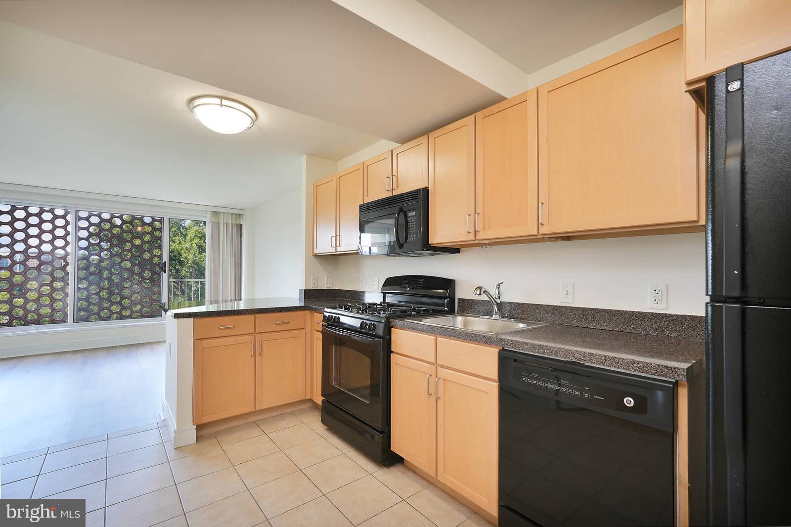 800 4th Street Southwest, Unit S623 Washington, DC 20024 - Photo 5 of 49