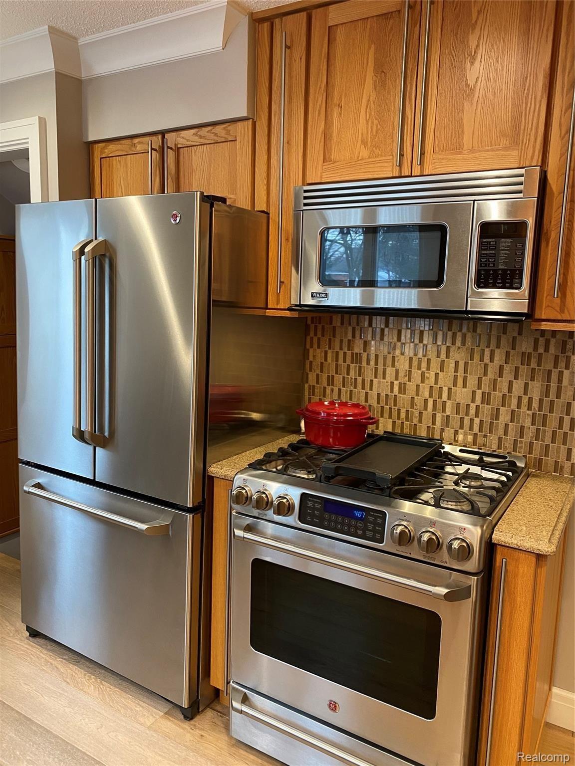 9701 Ruth Avenue Allen Park, MI 48101 - Photo 11 of 40 1309AF9D-8C48-4A25-B879-45308DE9AD00.jpeg