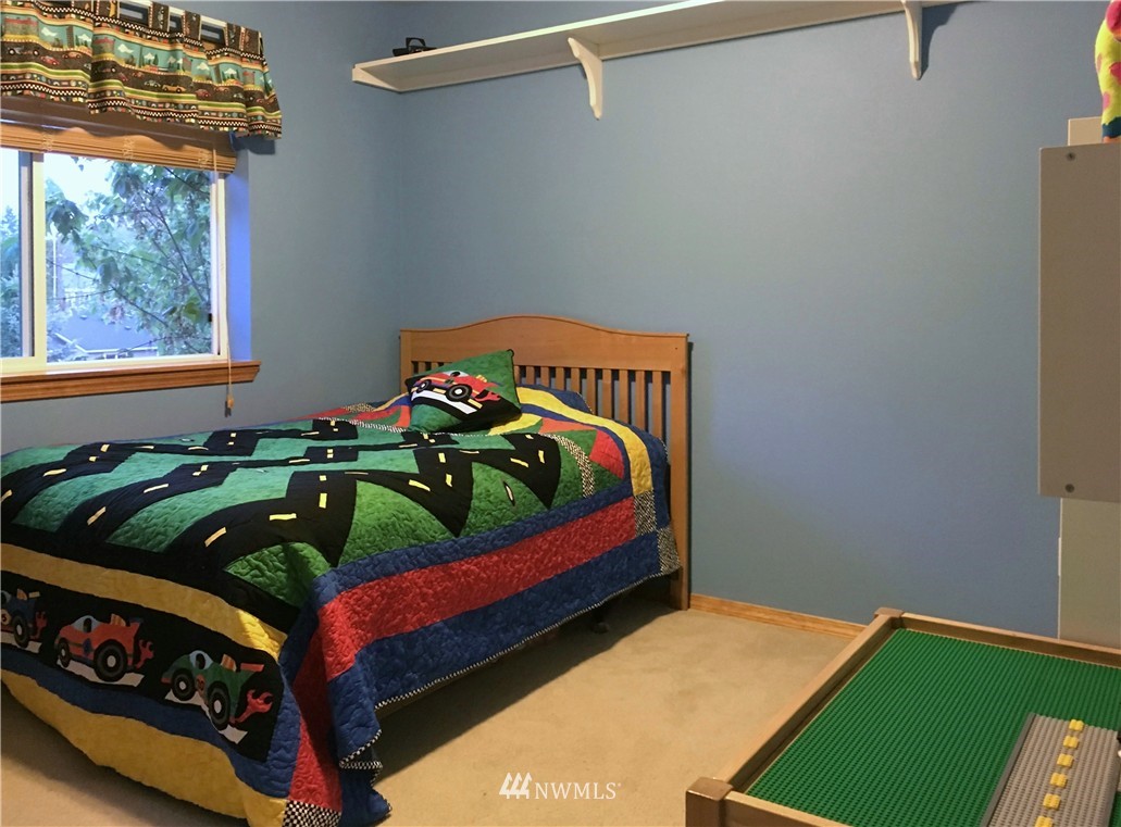 6222 Northeast 4th Court Renton, WA 98059 - Photo 4 of 5