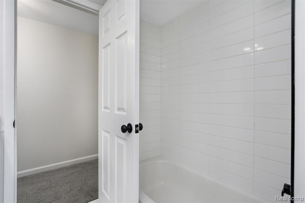 684 Abbey Court Rochester, MI 48307 - Photo 26 of 33