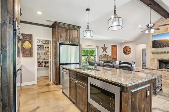 $3,500 | 1389 County Road 3591, Paradise, TX 76073