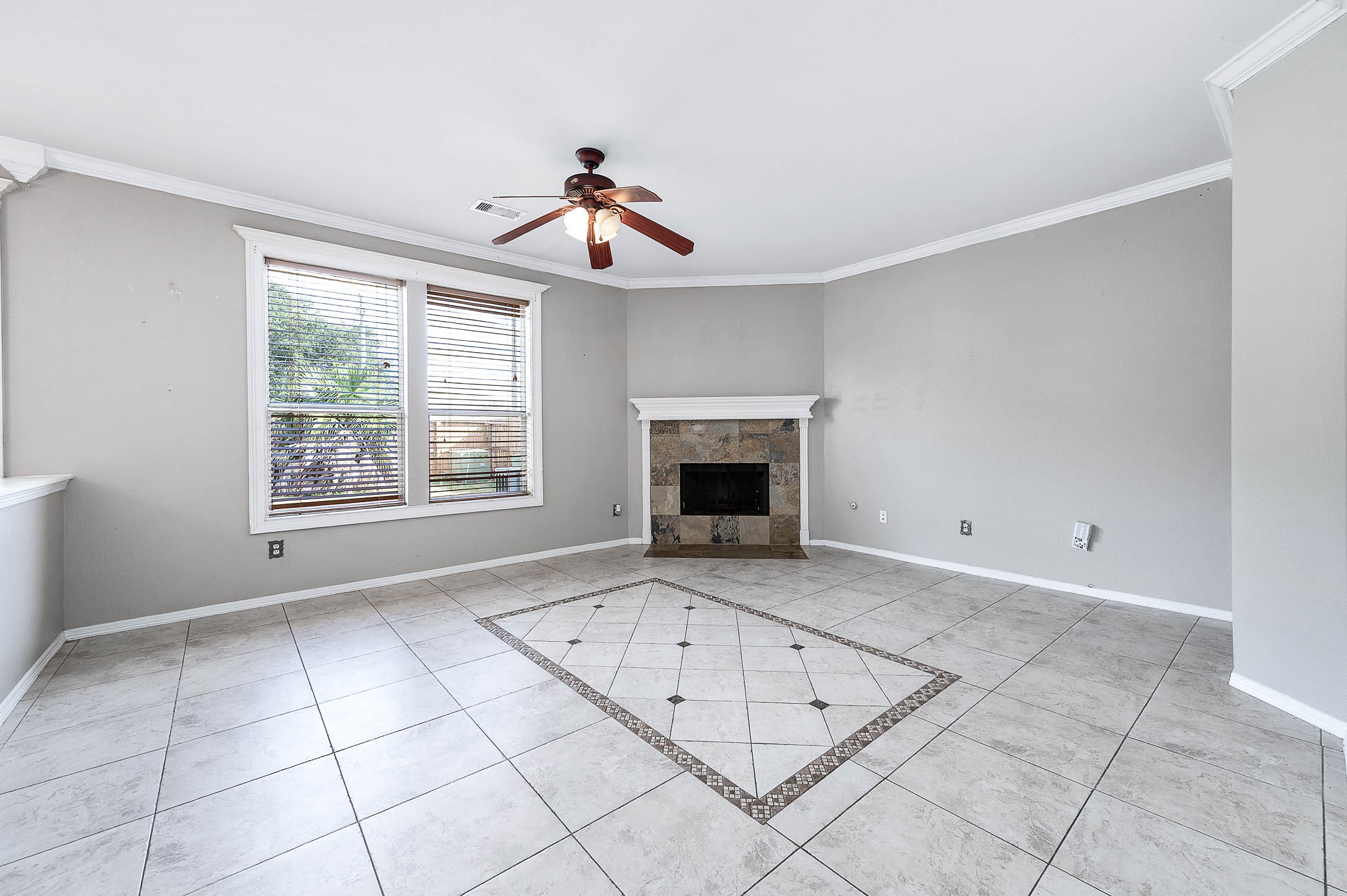 1017 Hamilton Street Alvin, TX 77511 - Photo 8 of 33