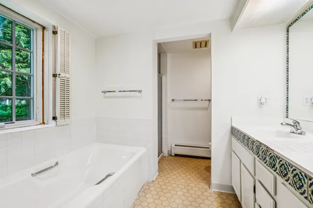 $2,195,000 | 33 East Wheelock Street, Hanover, NH 03755