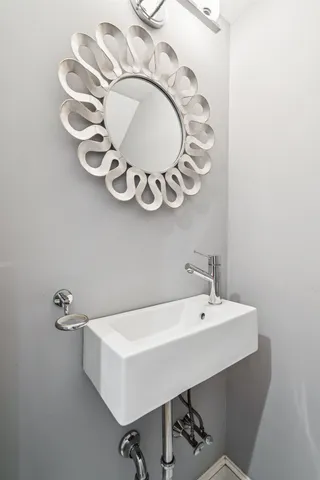 $2,195,000 | 33 East Wheelock Street, Hanover, NH 03755