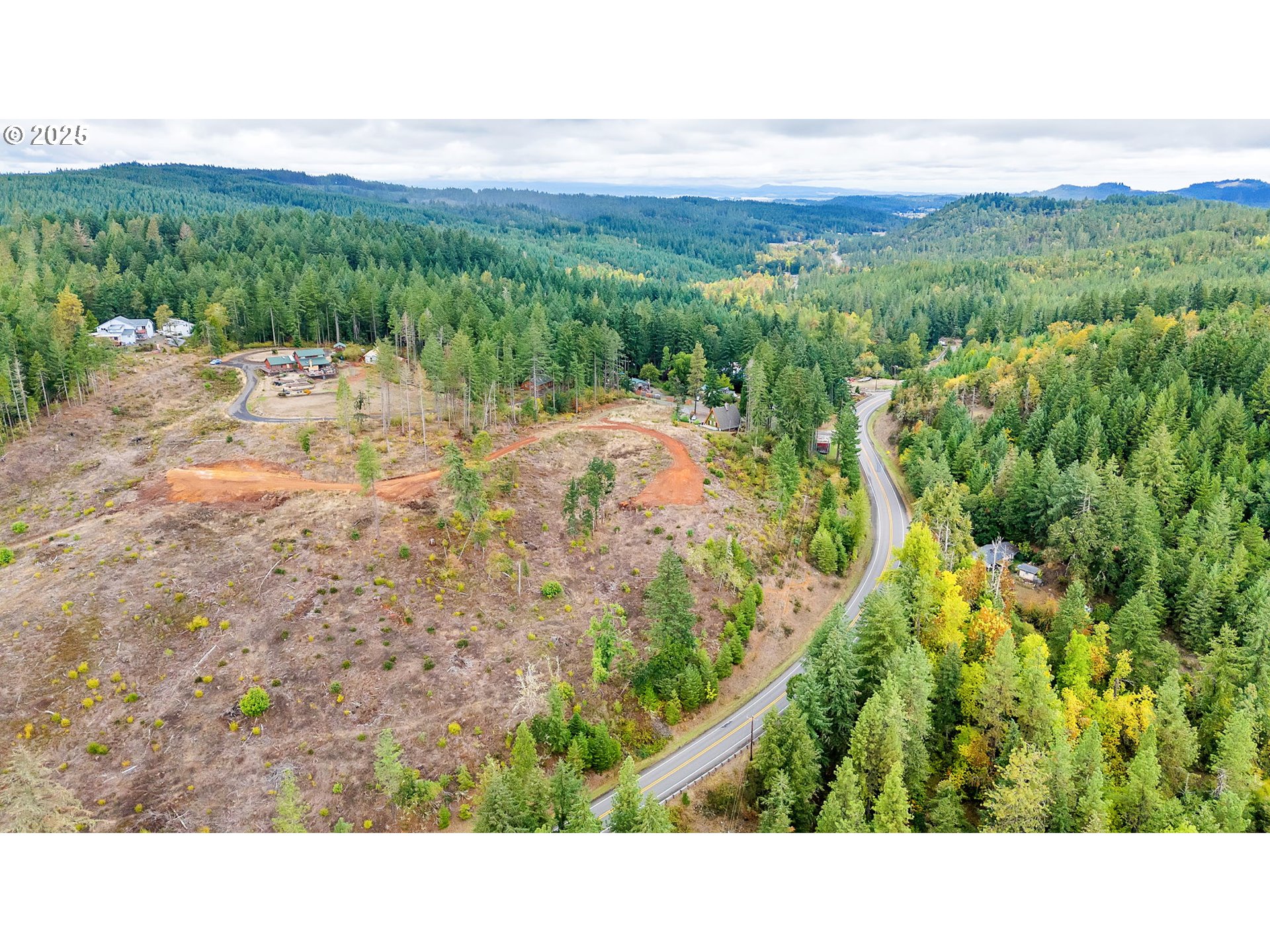 0 Sutherlin Lane, Unit 1100 Eugene, OR 97405 - Photo 11 of 42 a balcony with a view of mountains