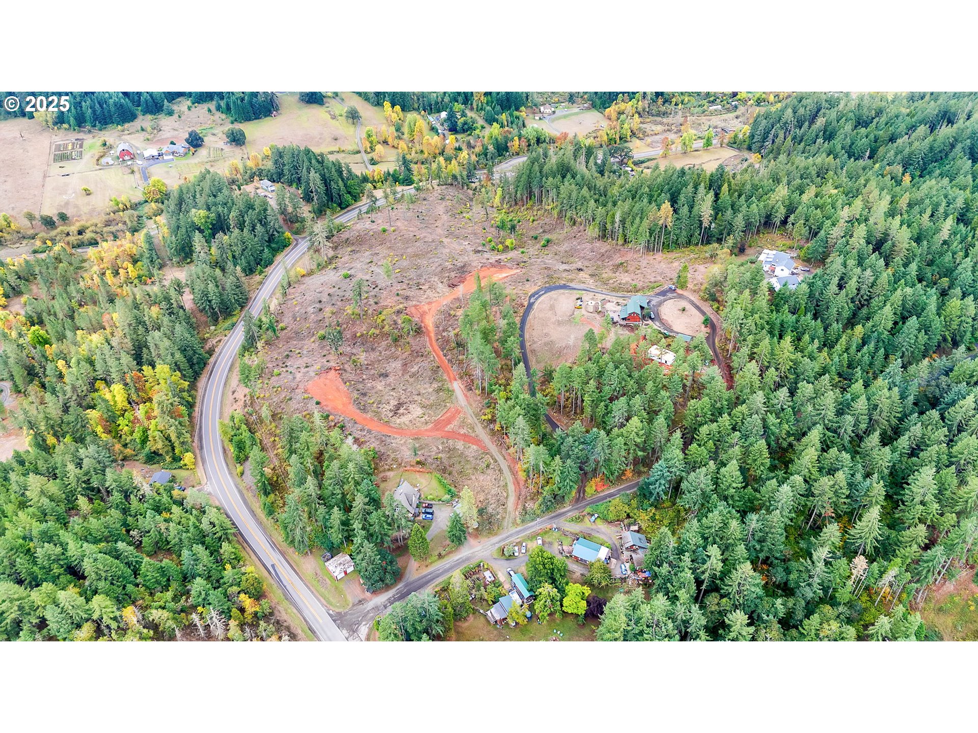 0 Sutherlin Lane, Unit 1100 Eugene, OR 97405 - Photo 3 of 42 a black and white photo of a house