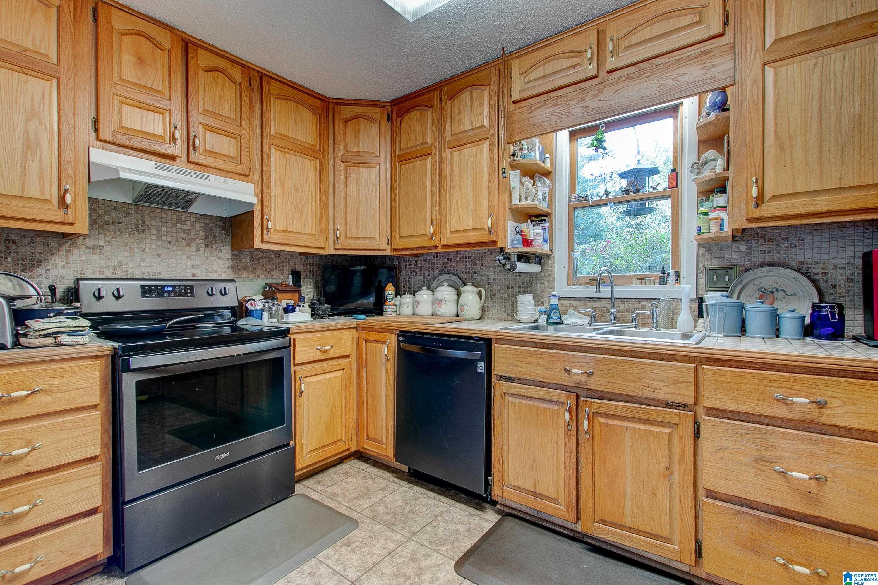 9417 Cumberland Hills Road Pinson, AL 35126 - Photo 9 of 38