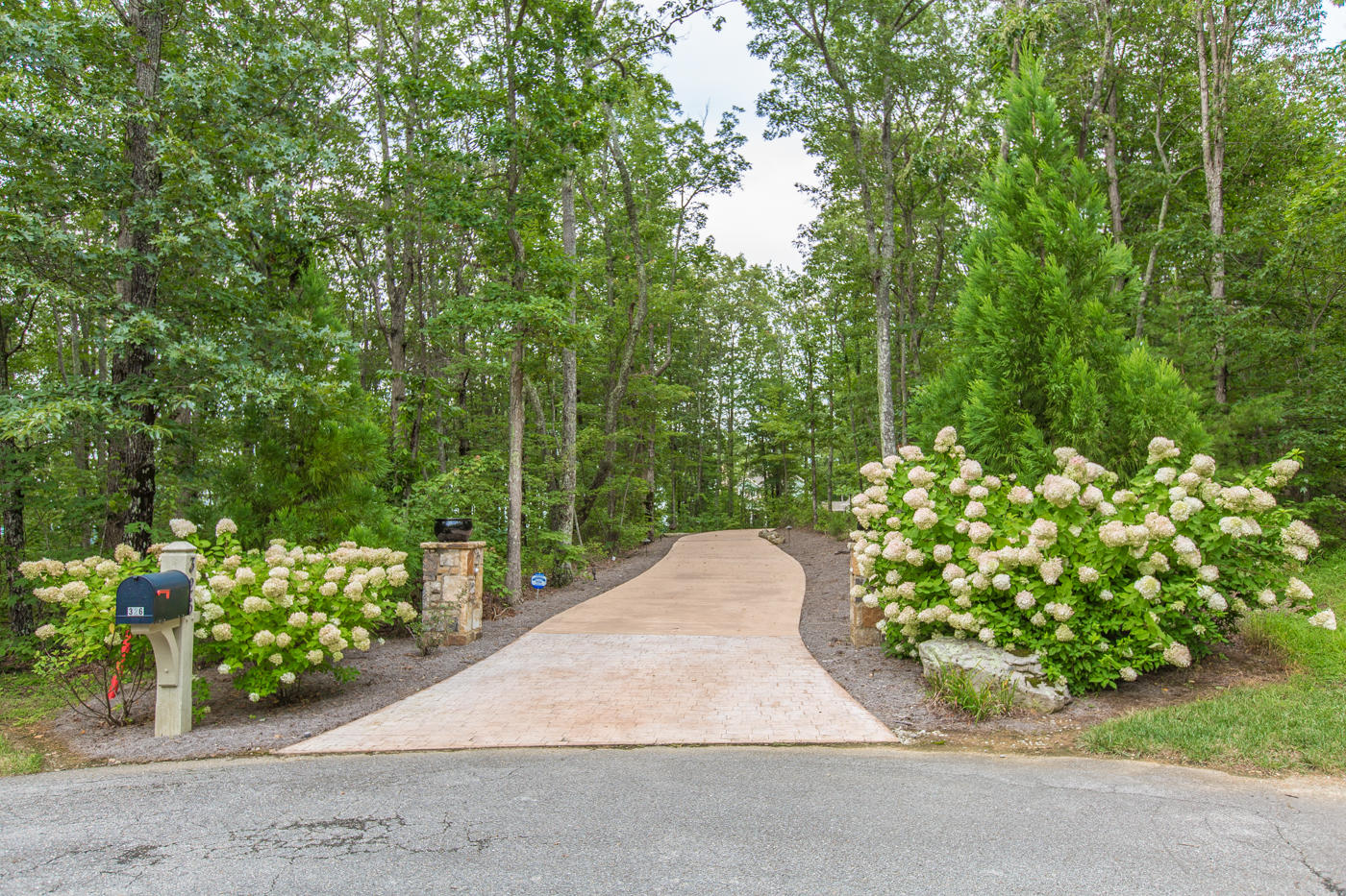 326 Shivas Crest Rising Fawn, GA 30738 - Photo 35 of 57 Driveway