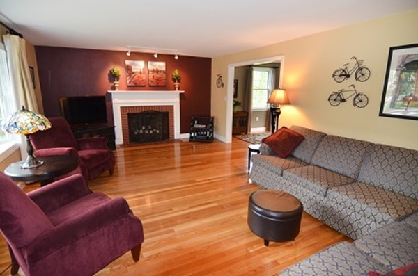 43 Dalton Road Chelmsford, MA 01824 - Photo 3 of 24 Gallery Image 3