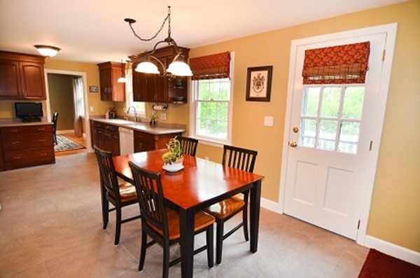 43 Dalton Road Chelmsford, MA 01824 - Photo 9 of 24 Gallery Image 9
