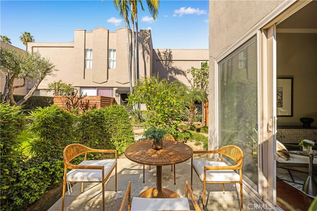 573 Fairview Avenue Arcadia, CA 91007 - Photo 3 of 55 Front Porch